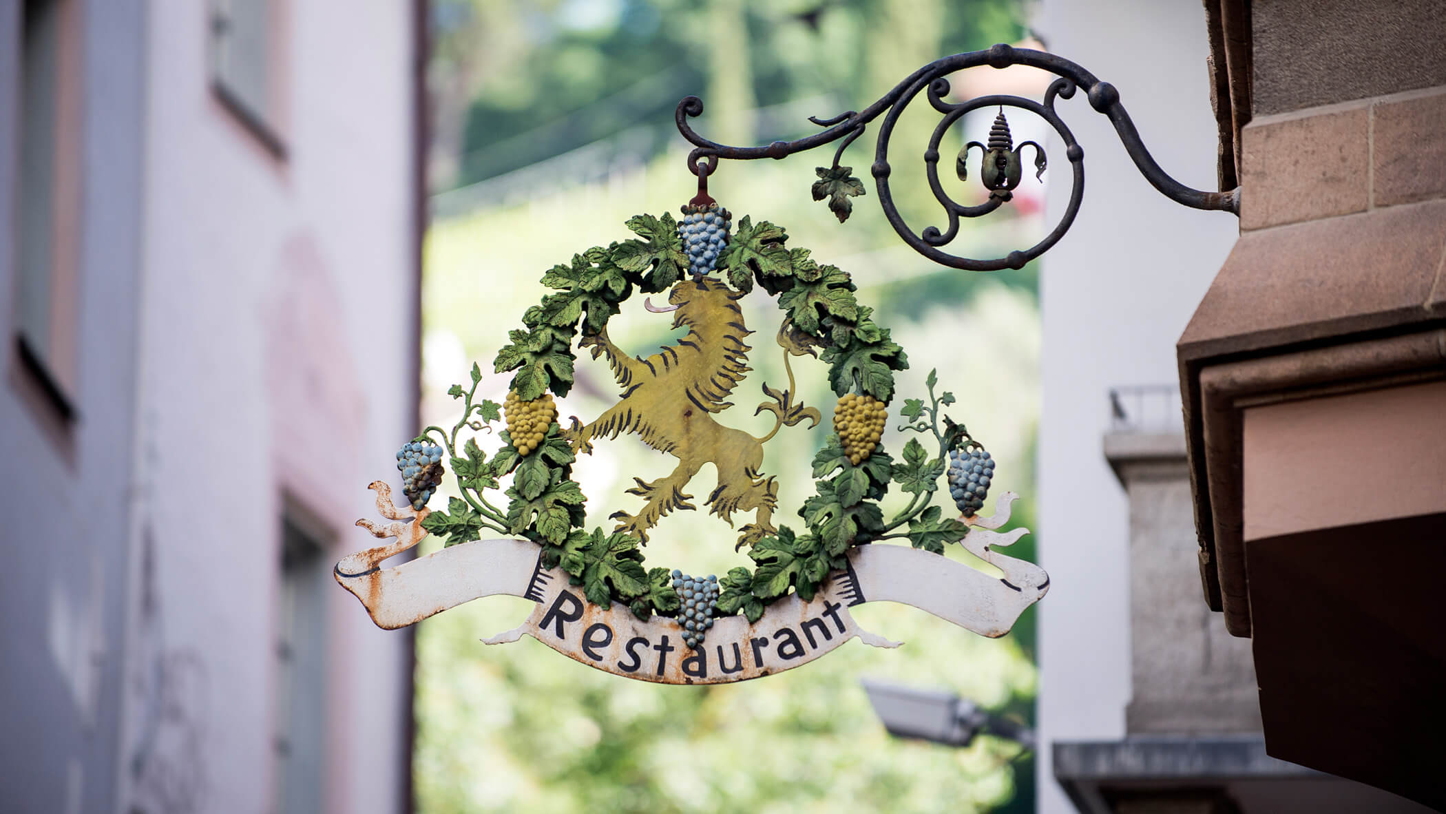 Detailaufnahme Schild - Forsterhof