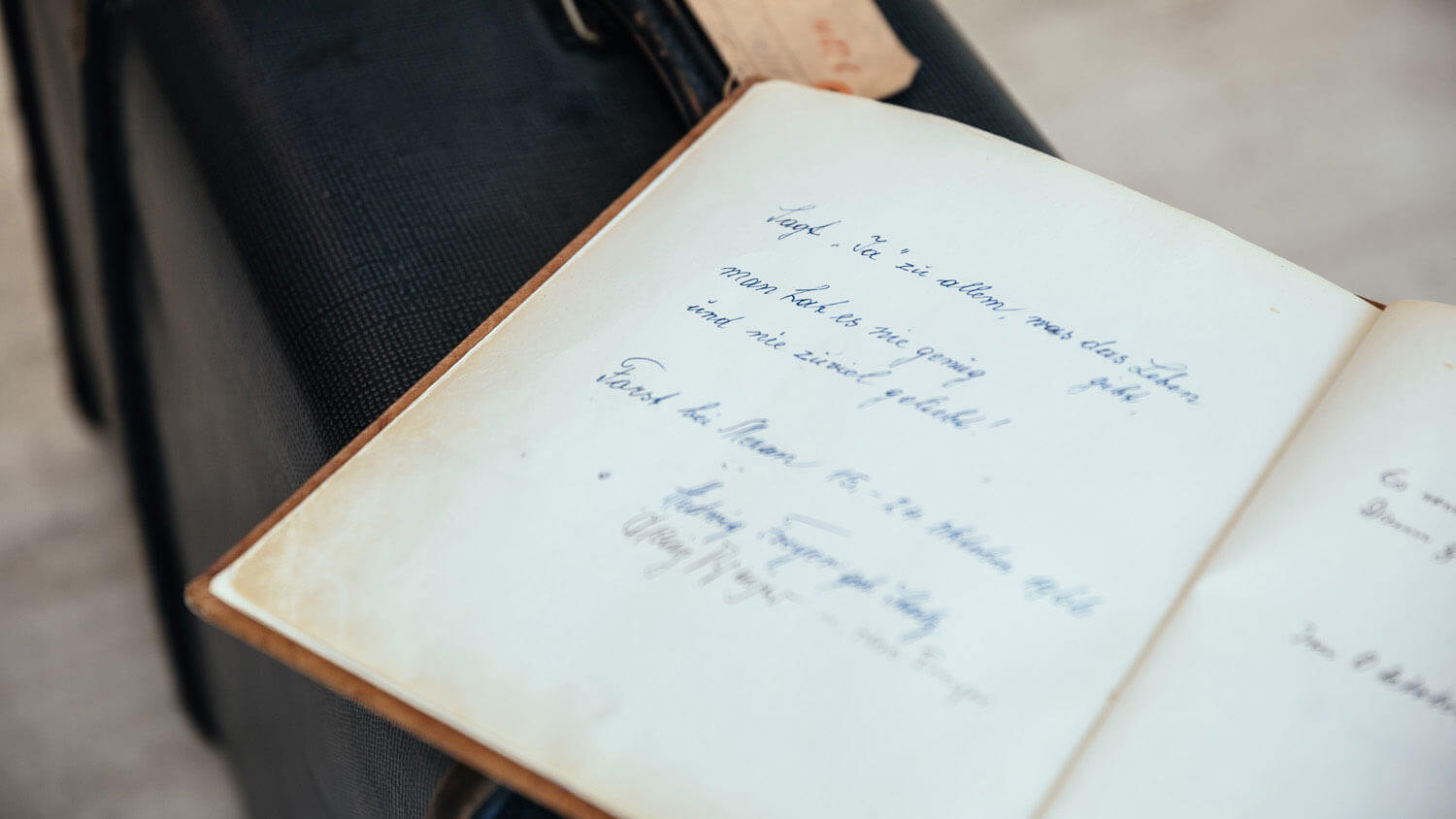 Old guestbook detail view - Forsterhof